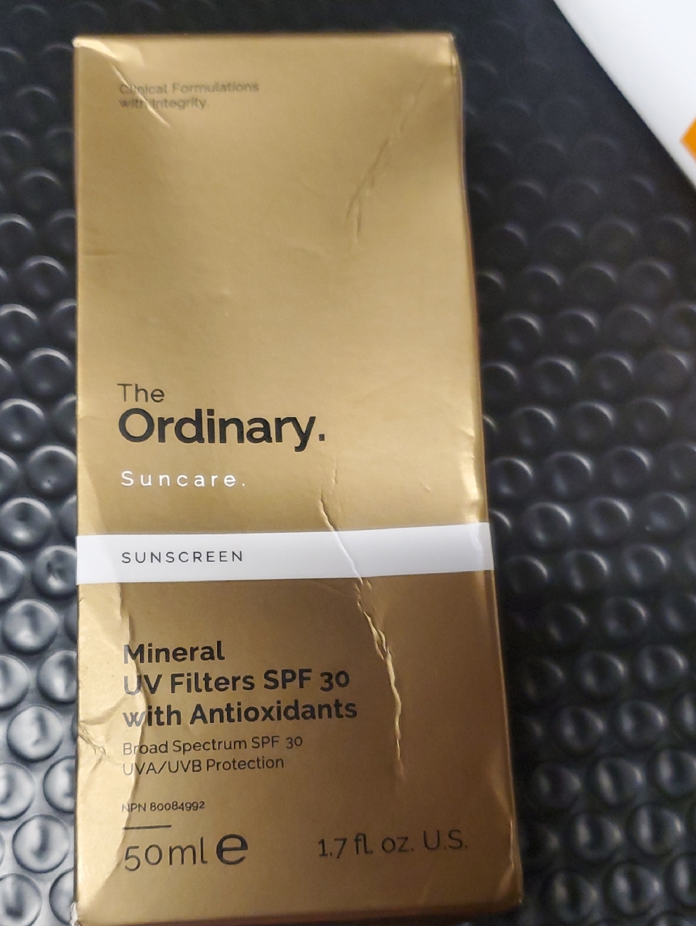 The Ordinary Mineral Sunscreen SPF 30 - Gold